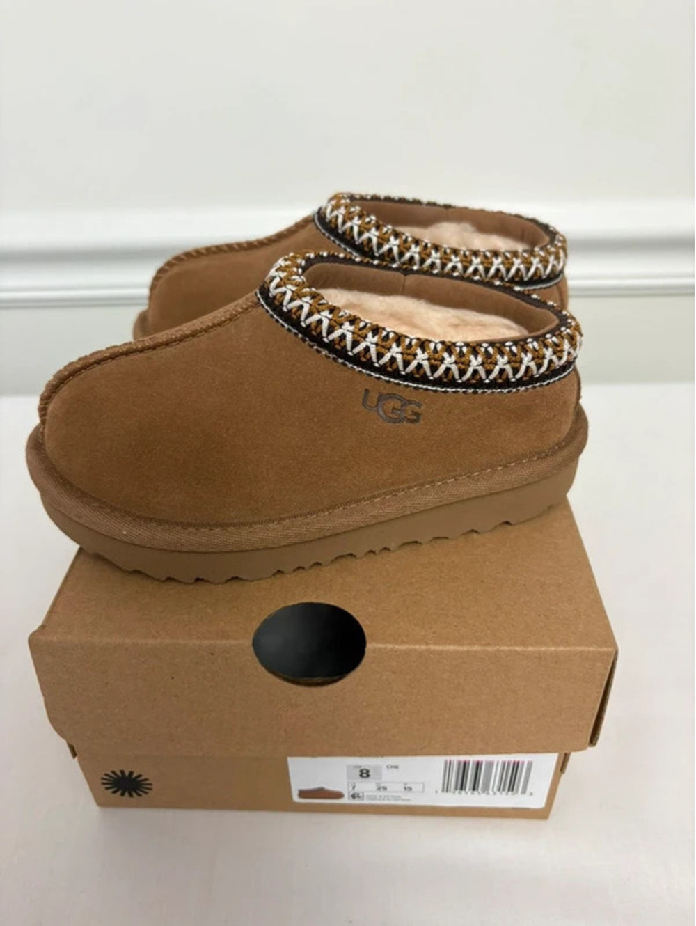 UGG Tasman Slippers Chestnut Women’s Size 8 Suede Shearling